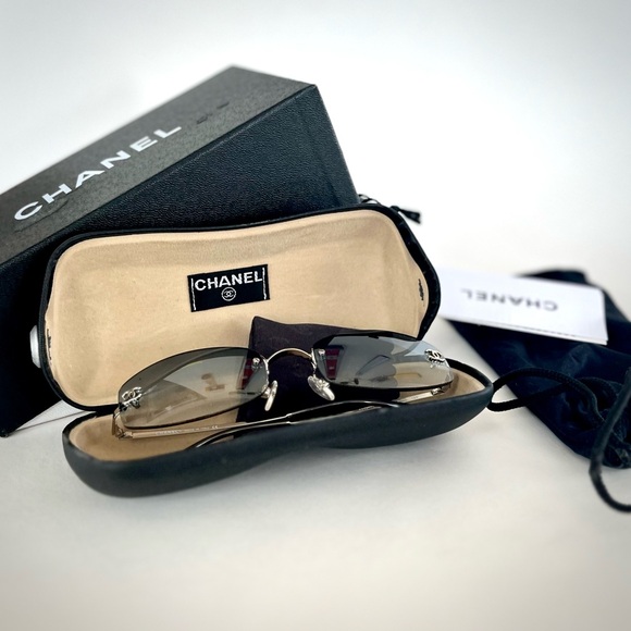 CHANEL Rimless Gradient Sunglasses | Vintage 2000s - Picture 7 of 7